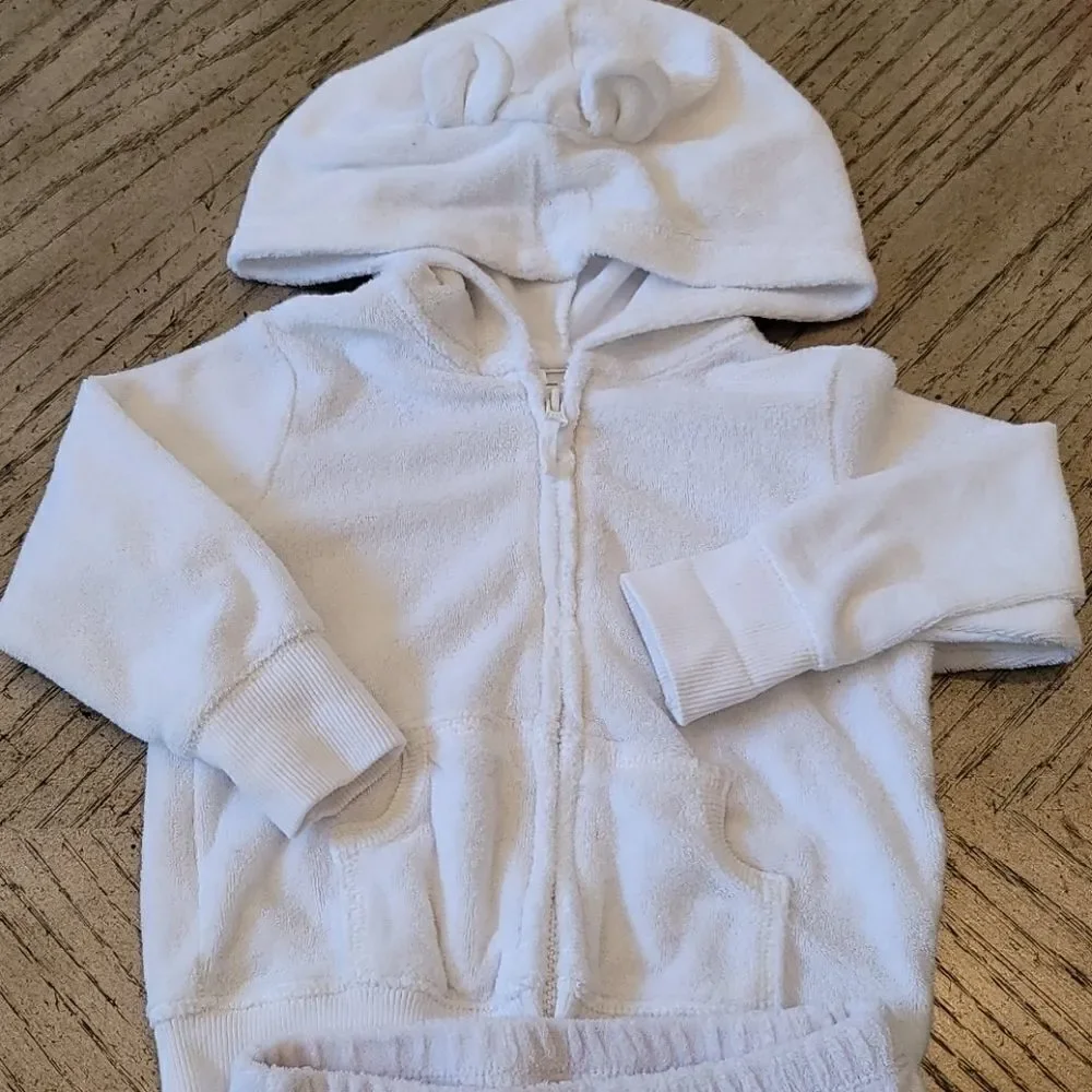 12 month white zip up jacket and pants 🤍